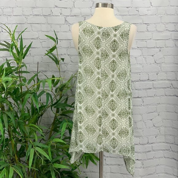 🎉Painted Threads Green & White Pattern Tank - Picture 3 of 6